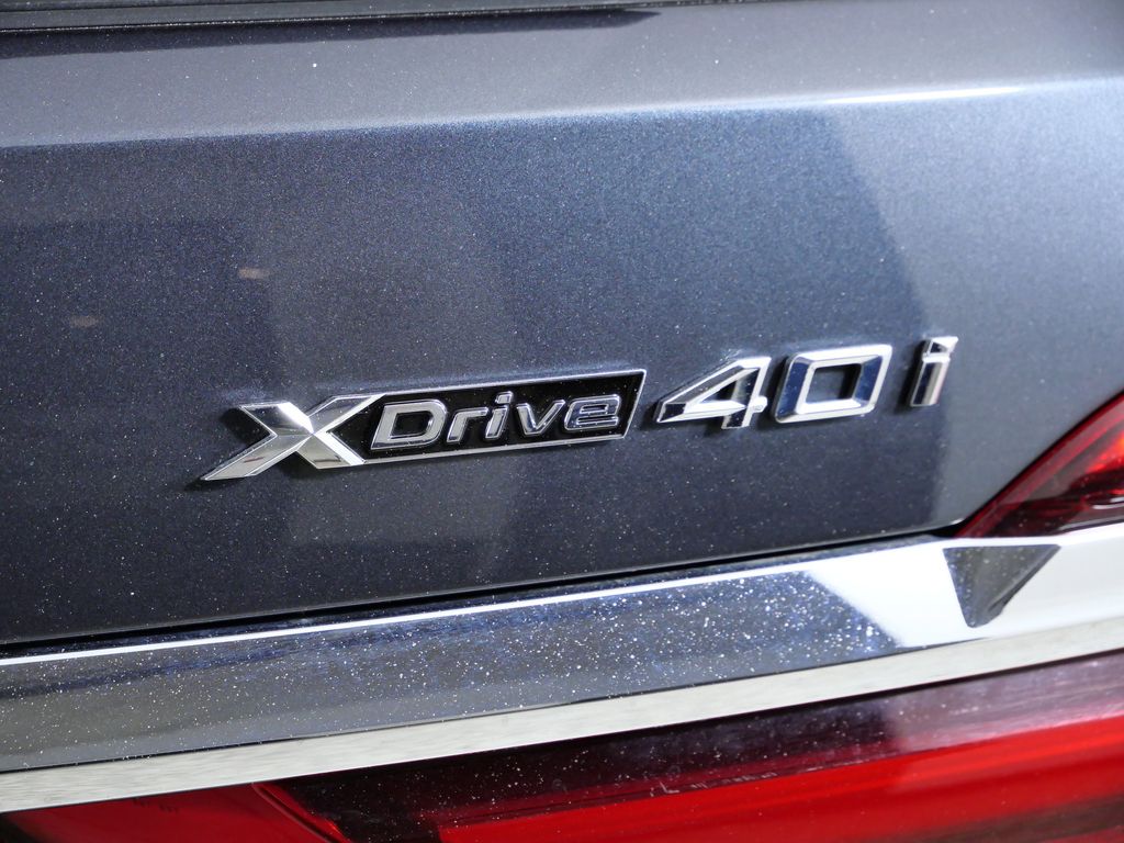 Thumbnail: 2022 BMW X7 - 13