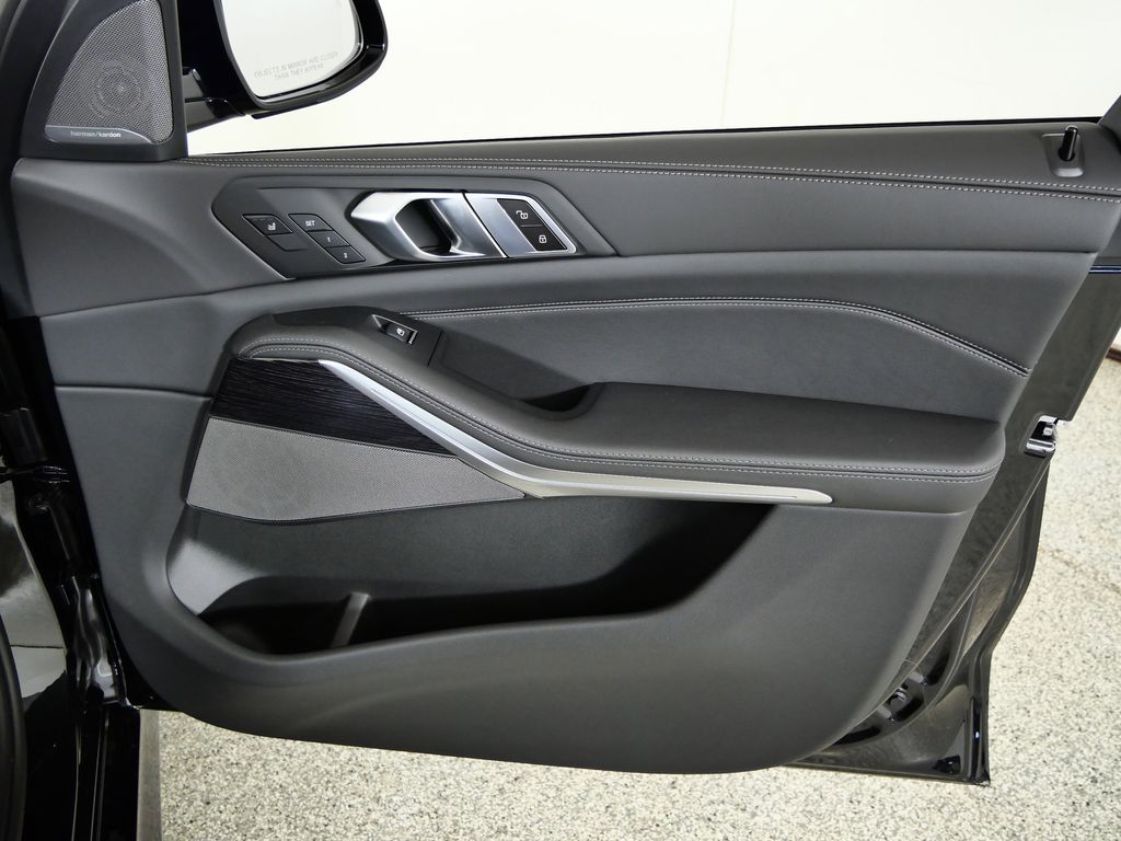 Thumbnail: 2026 BMW X5 - 19