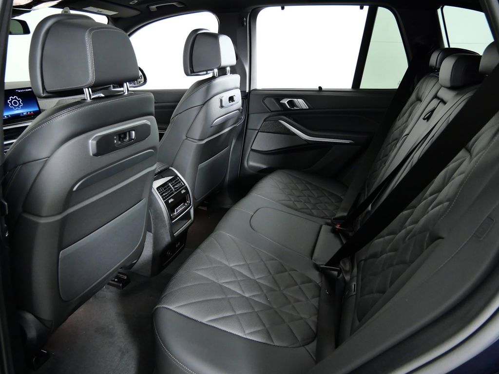 Thumbnail: 2026 BMW X5 - 32