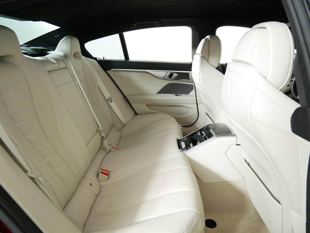 2022 BMW 8 Series M850i xDrive 28