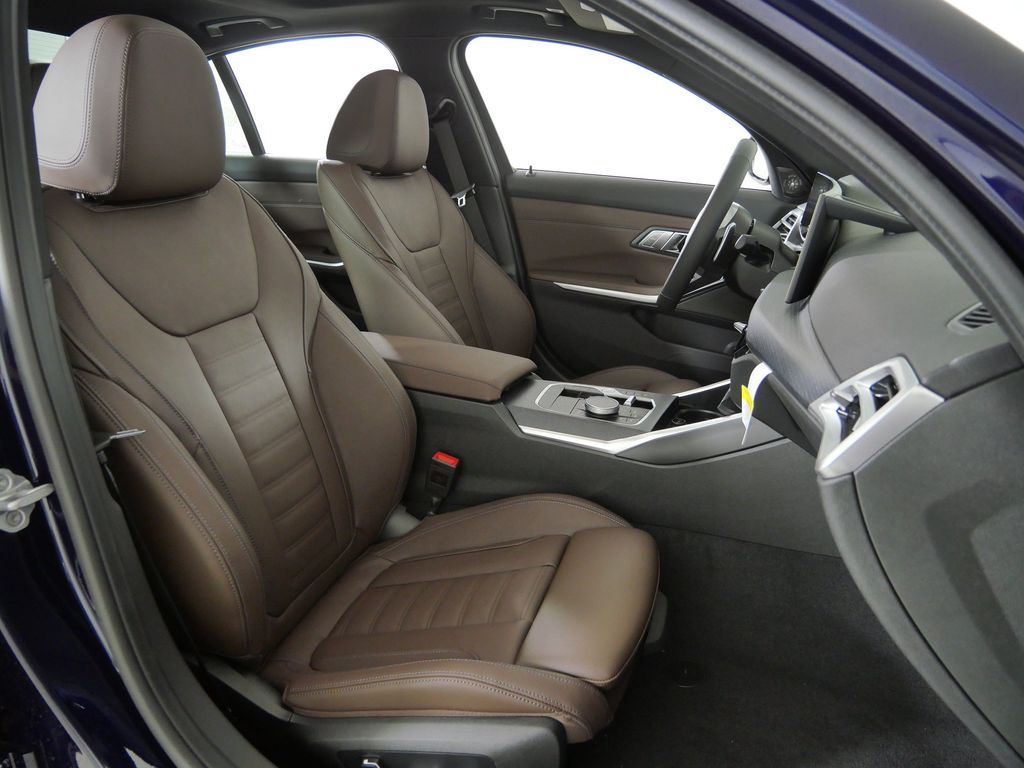 Thumbnail: 2026 BMW 3 Series - 21