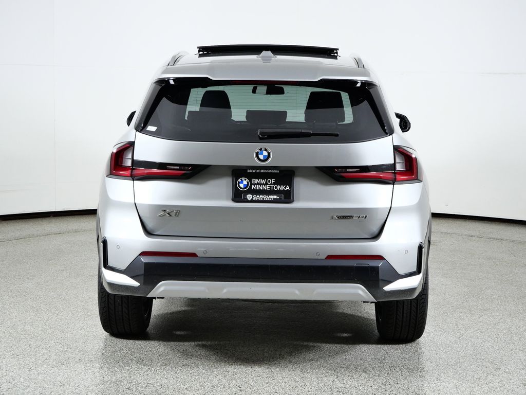 Thumbnail: 2026 BMW X1 - 10