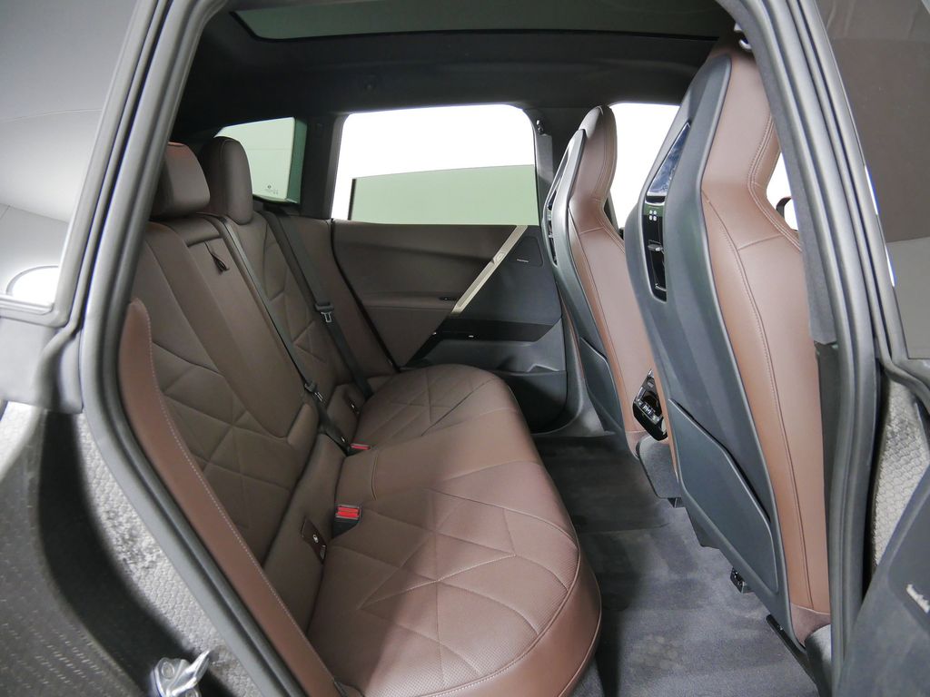 Thumbnail: 2023 BMW iX - 30