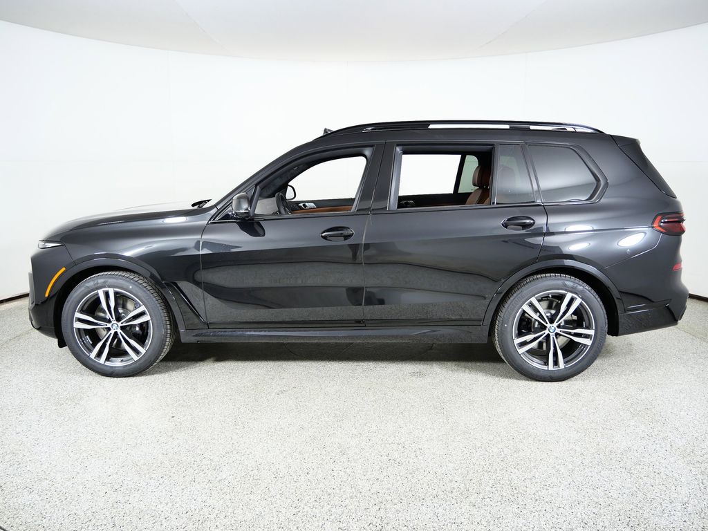 Thumbnail: 2026 BMW X7 - 15