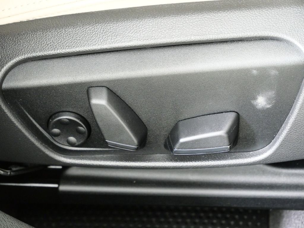 Thumbnail: 2020 BMW X2 - 23