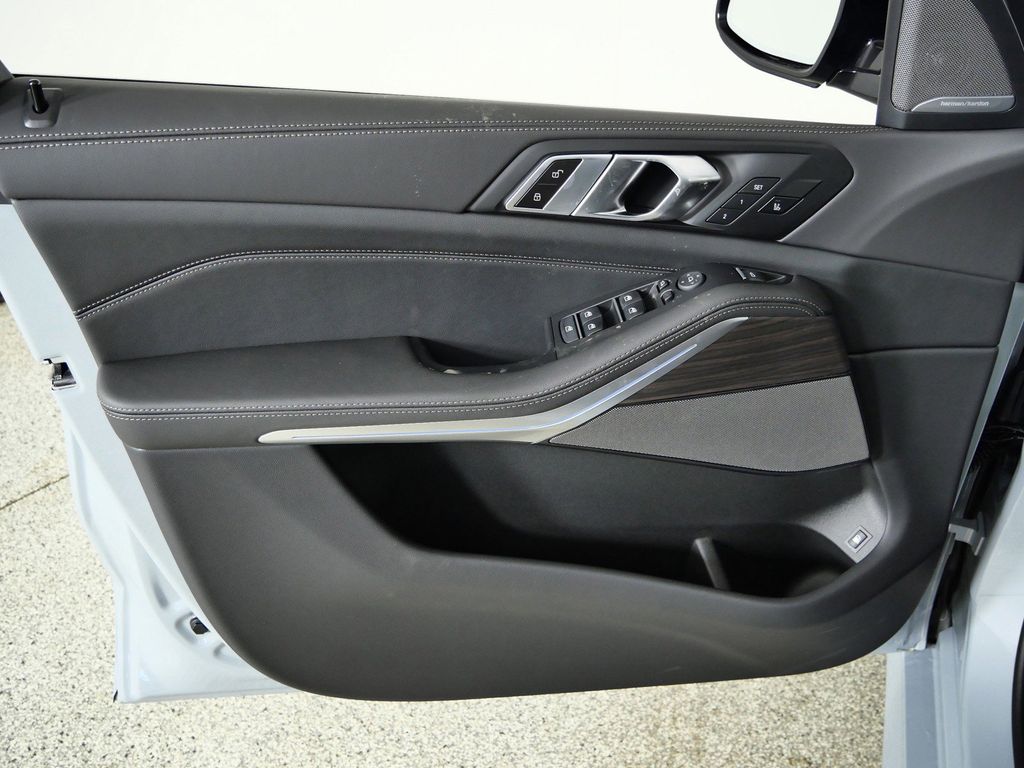 Thumbnail: 2026 BMW X5 - 34