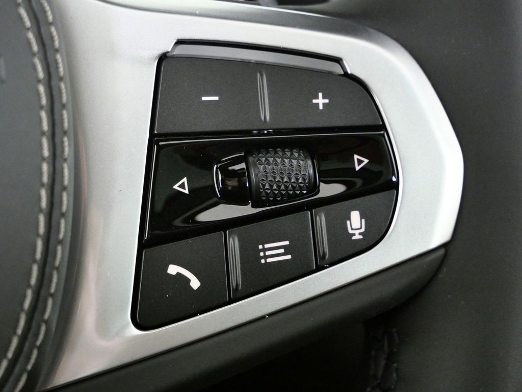 Thumbnail: 2026 BMW X5 - 42