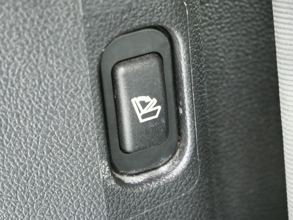 Thumbnail: 2016 Ford Explorer - 28