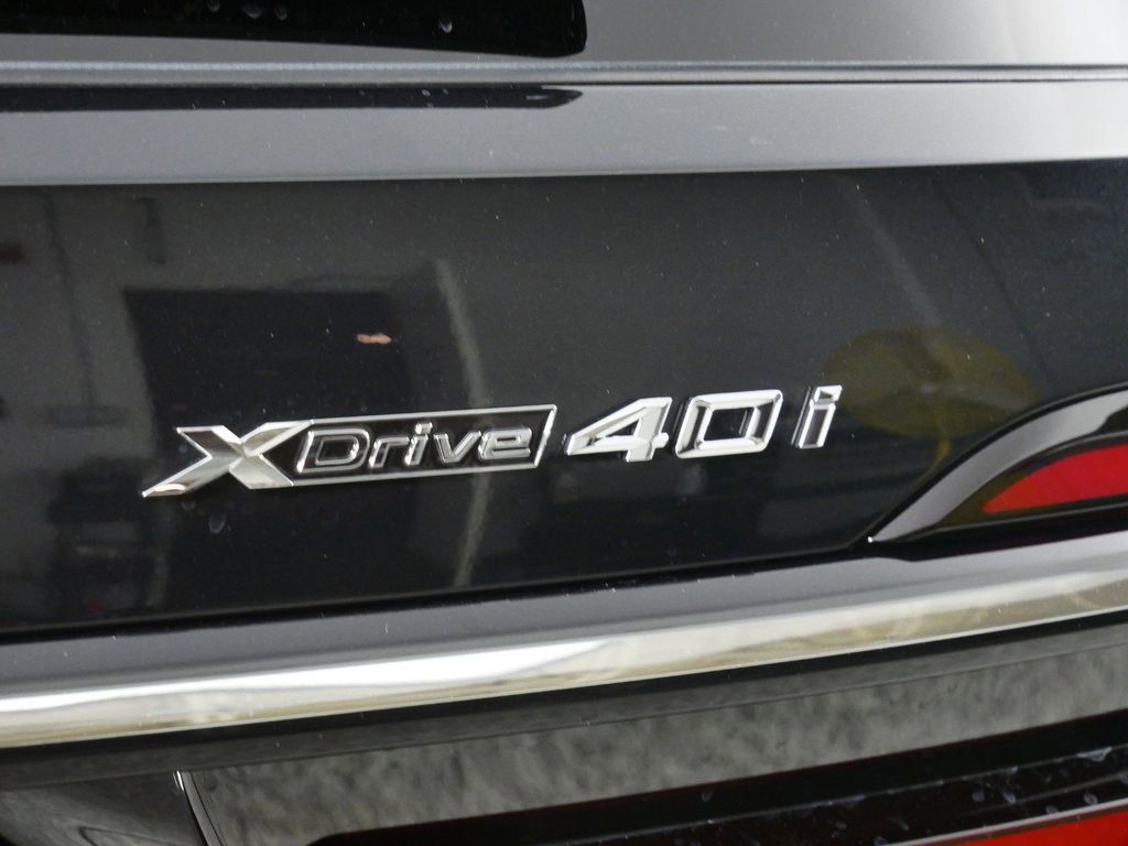 Thumbnail: 2025 BMW X7 - 13