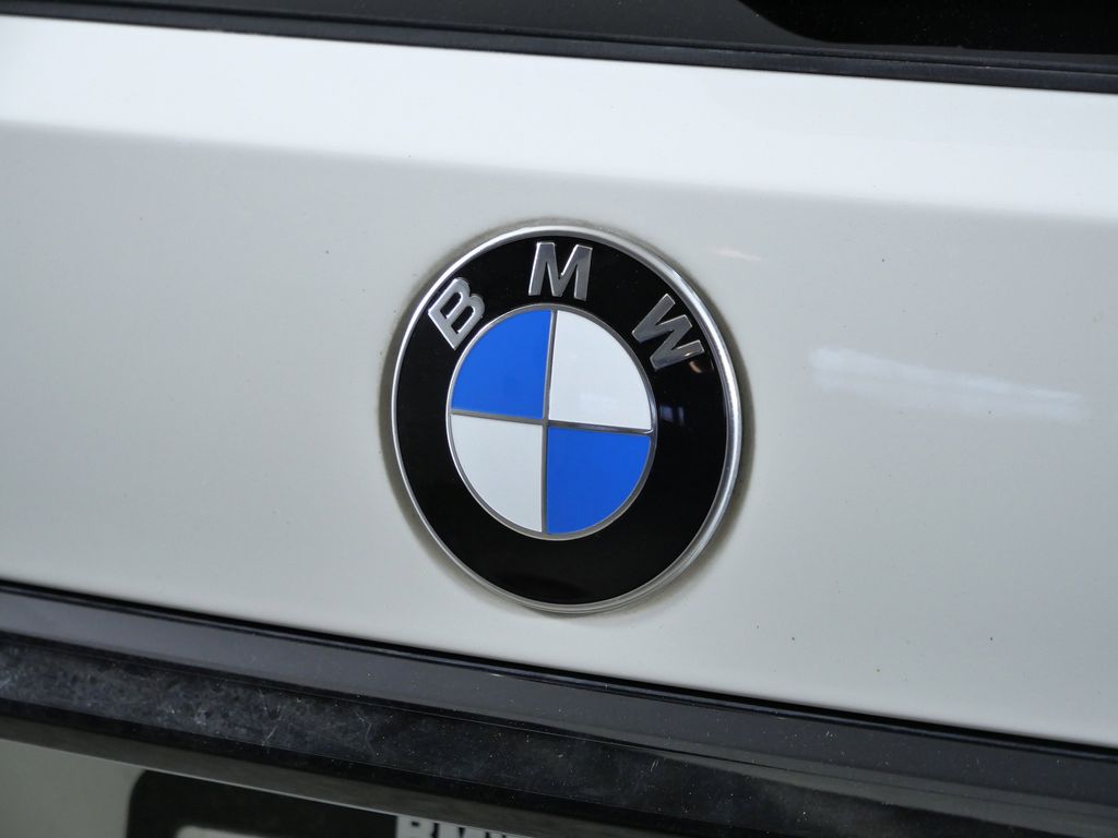 Thumbnail: 2024 BMW X7 - 14