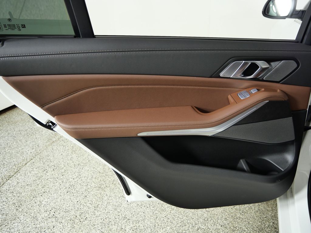 Thumbnail: 2023 BMW X7 - 38