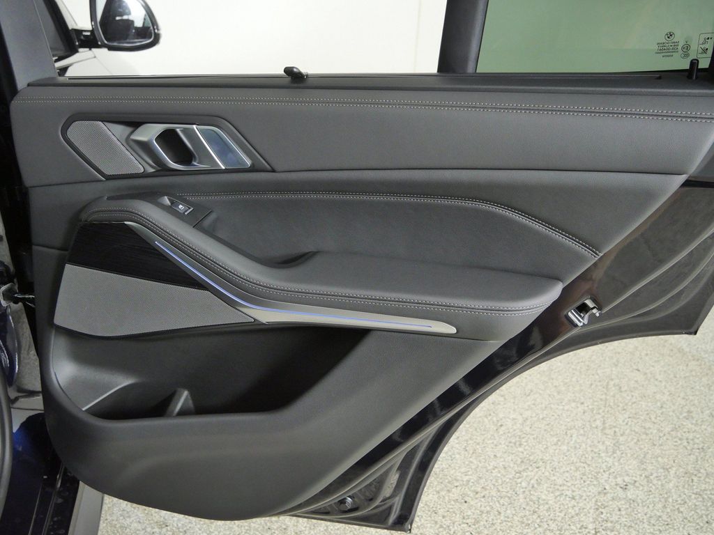 Thumbnail: 2026 BMW X5 - 25