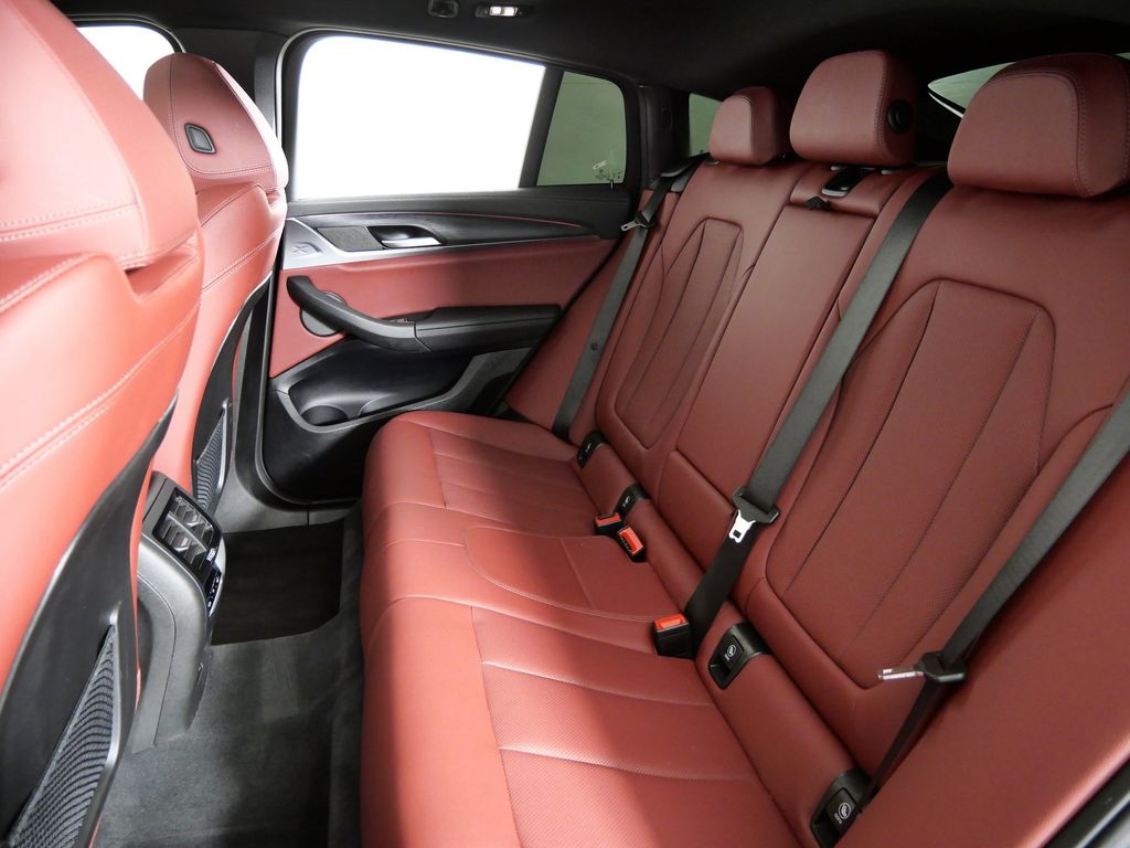 Thumbnail: 2025 BMW X4 - 36