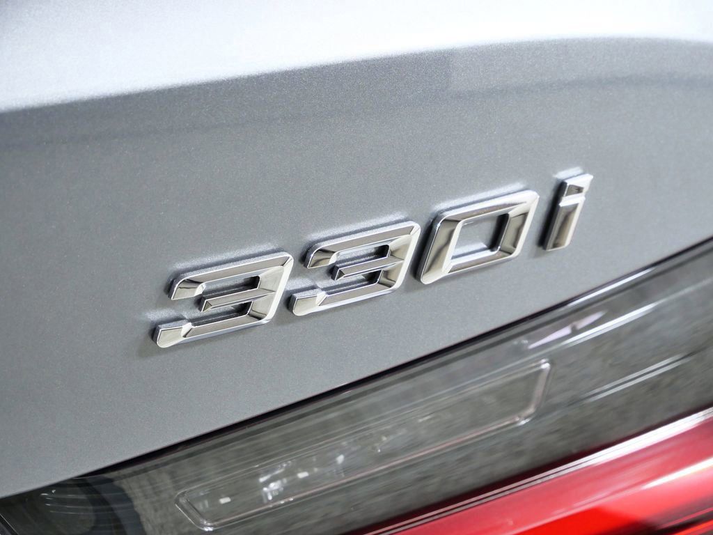 Thumbnail: 2026 BMW 3 Series - 13