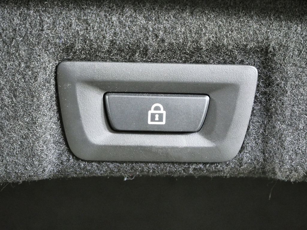 Thumbnail: 2018 BMW 6 Series - 30