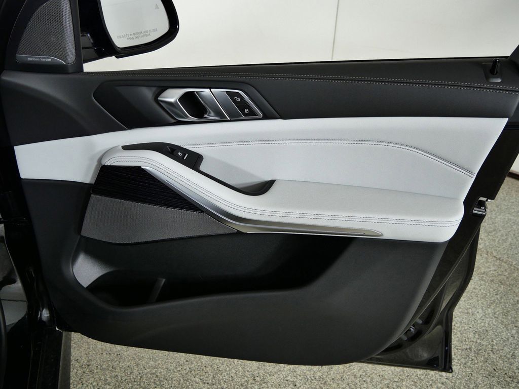 Thumbnail: 2026 BMW X5 - 19