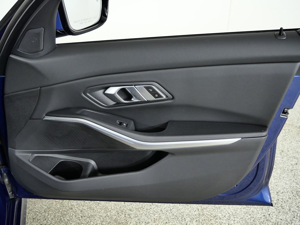 Thumbnail: 2023 BMW 3 Series - 23