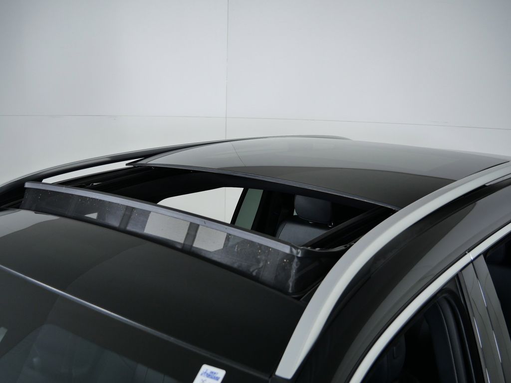 Thumbnail: 2022 Mercedes-Benz EQB - 19