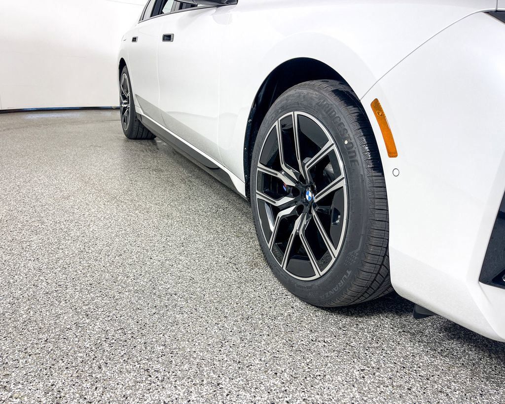 Thumbnail: 2025 BMW 7 Series - 11