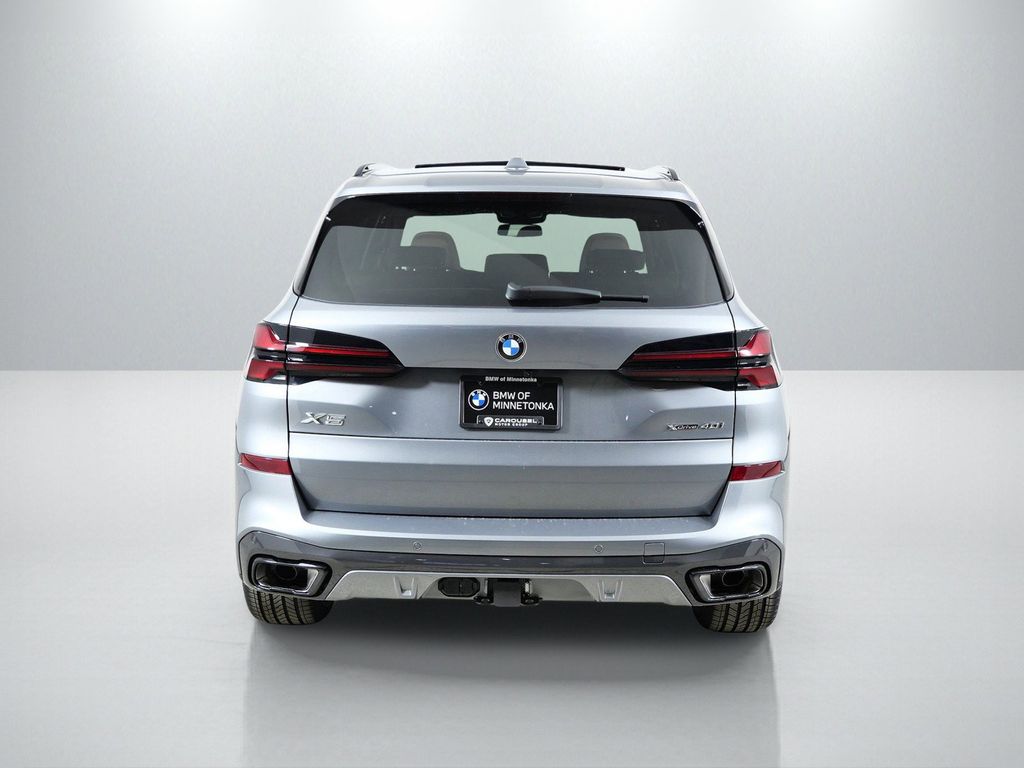 Thumbnail: 2026 BMW X5 - 10
