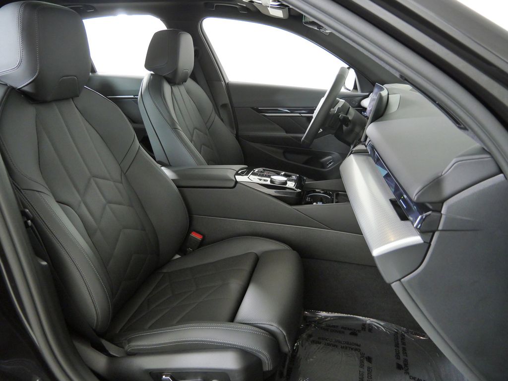 Thumbnail: 2026 BMW 5 Series - 26
