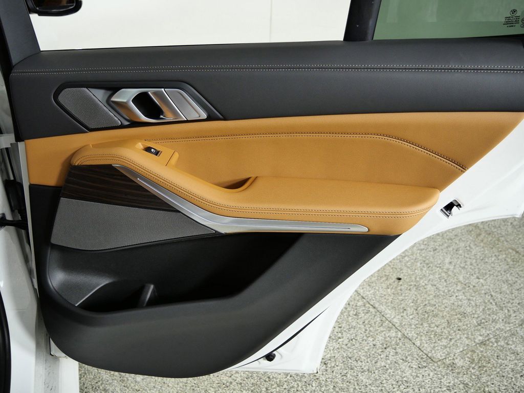 Thumbnail: 2026 BMW X5 - 25