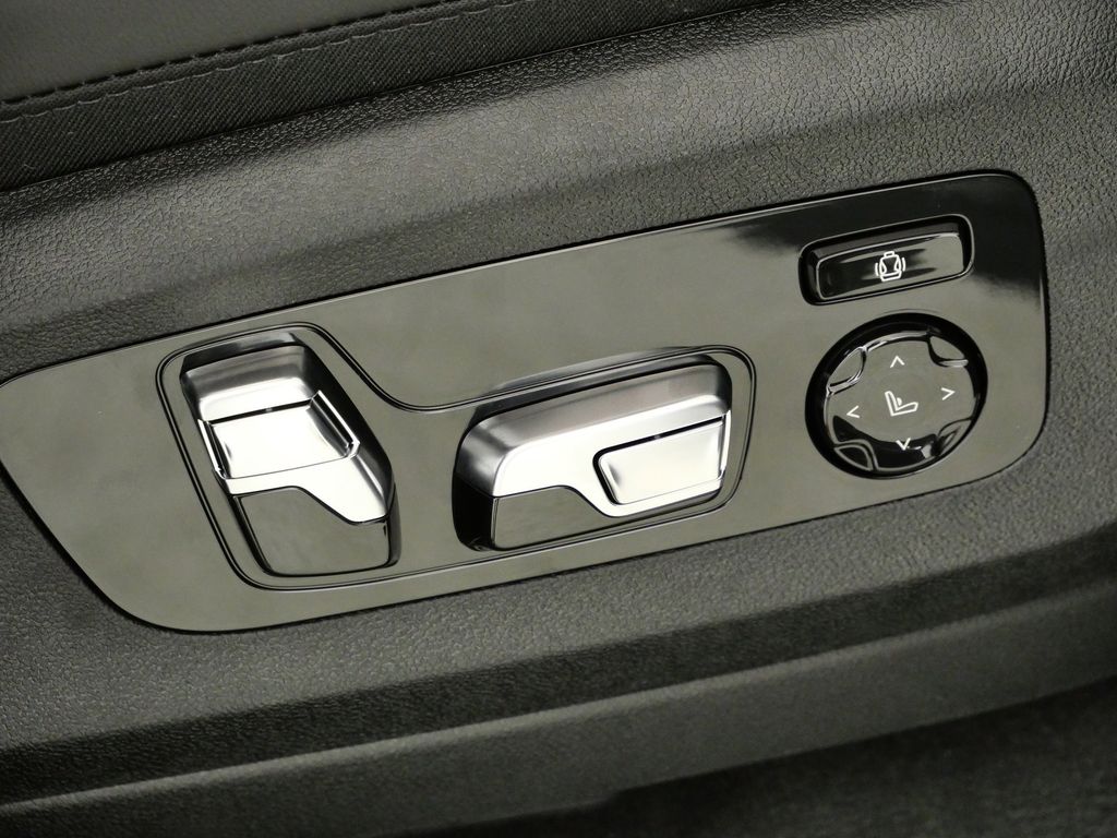 Thumbnail: 2026 BMW X5 - 22