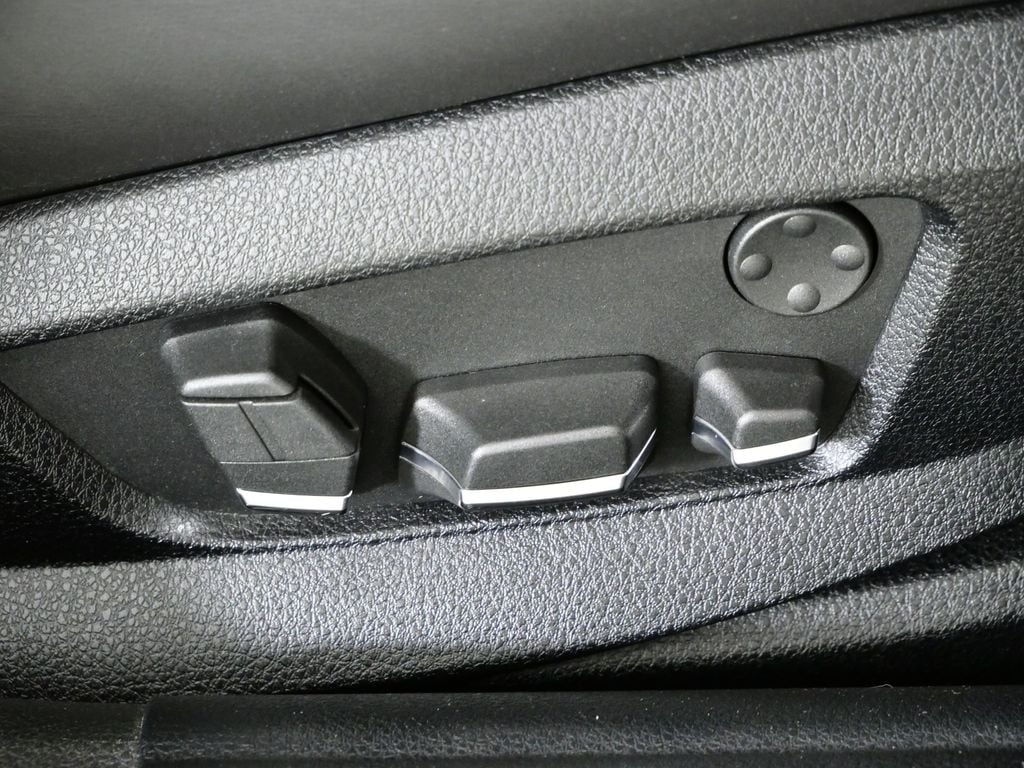 Thumbnail: 2013 BMW M5 - 23