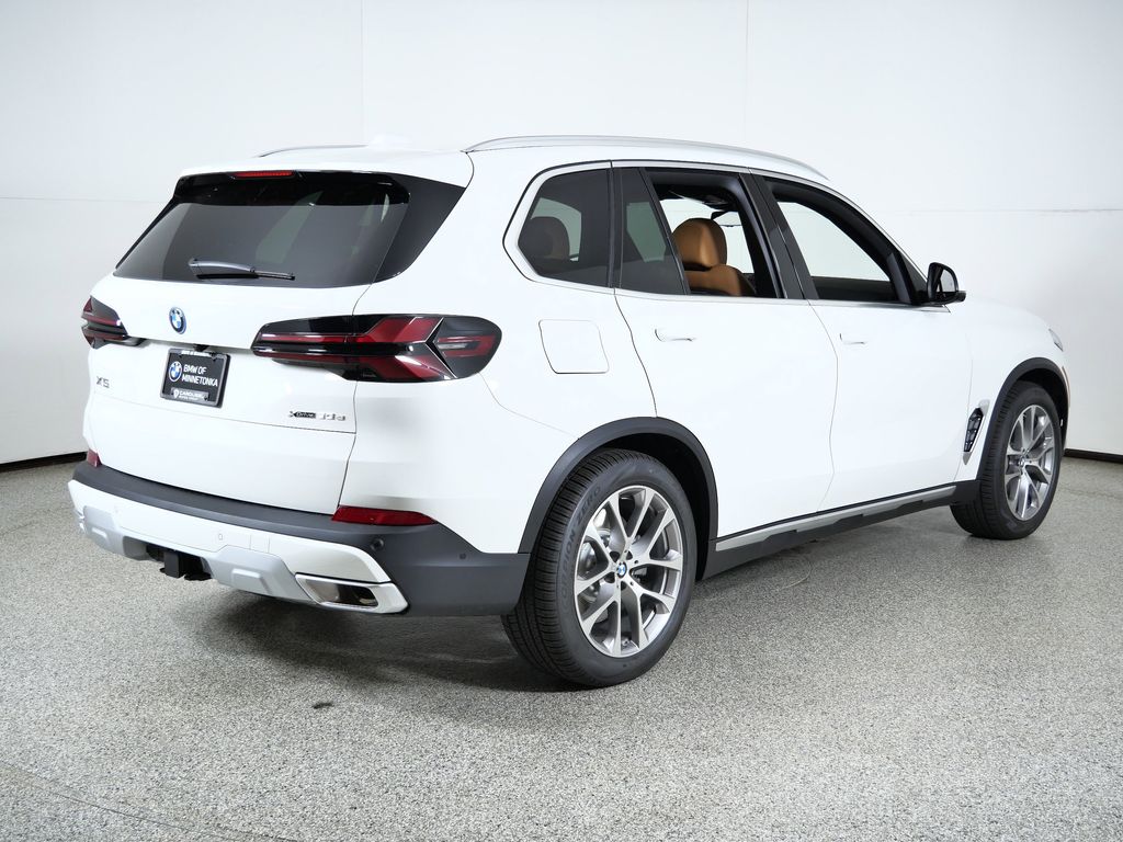 Thumbnail: 2026 BMW X5 - 9
