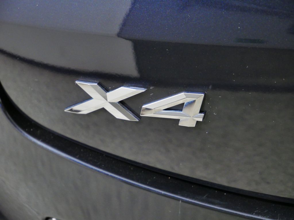 Thumbnail: 2023 BMW X4 - 16