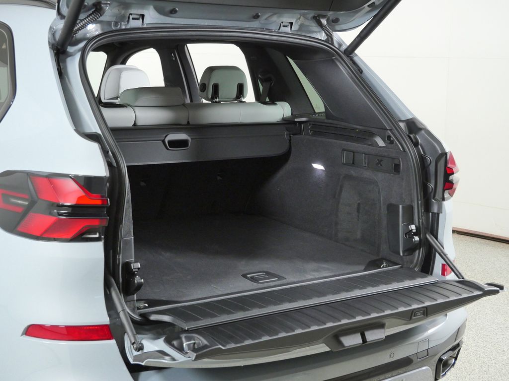 Thumbnail: 2026 BMW X5 - 29