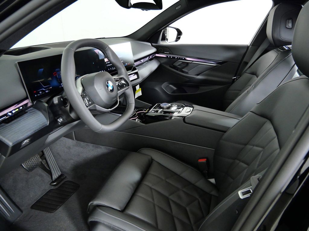 Thumbnail: 2026 BMW 5 Series - 32