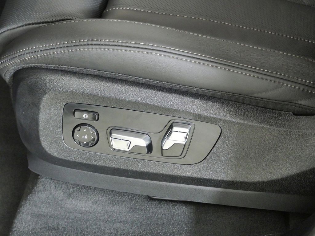 Thumbnail: 2026 BMW X5 - 39