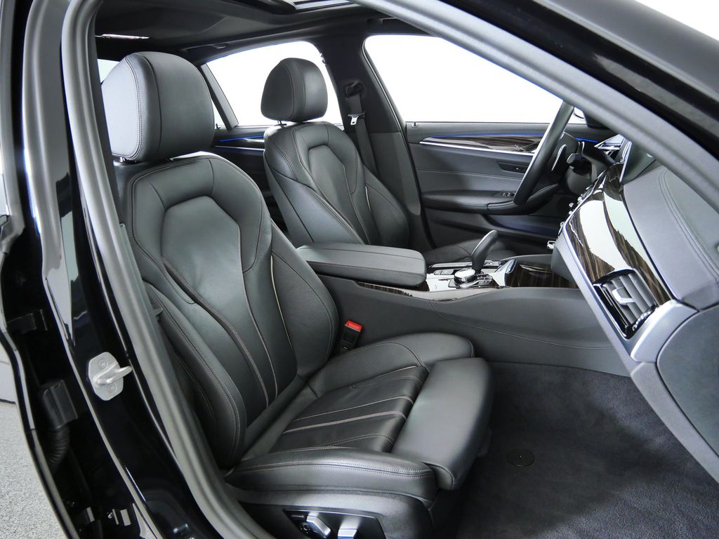 Thumbnail: 2017 BMW 5 Series - 20