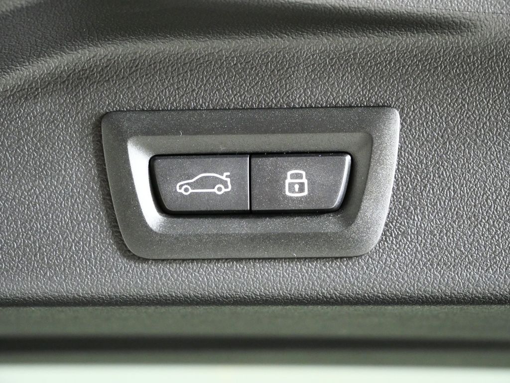 Thumbnail: 2026 BMW X5 - 30