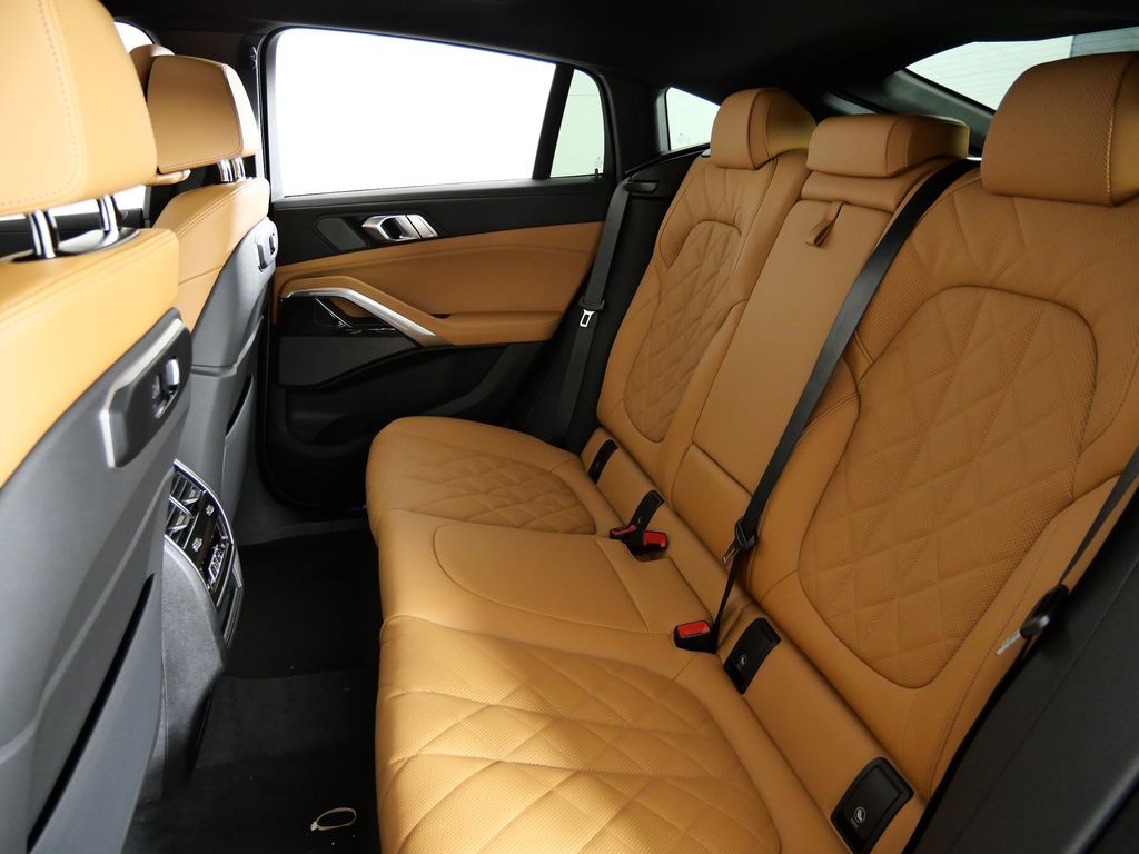 Thumbnail: 2026 BMW X6 - 32