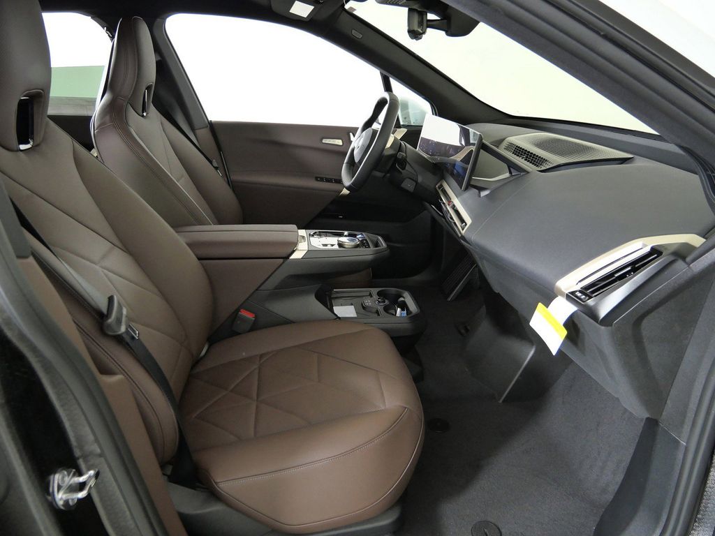 Thumbnail: 2026 BMW iX - 21