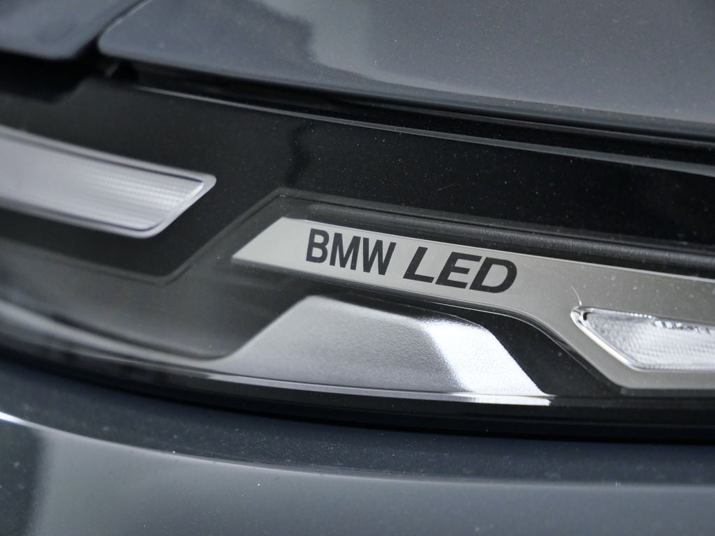 Thumbnail: 2026 BMW X7 - 4