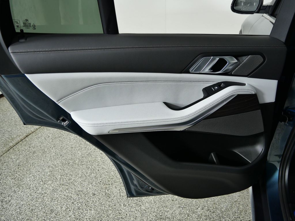 Thumbnail: 2026 BMW X5 - 31