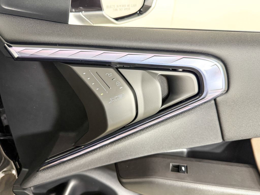 Thumbnail: 2025 BMW X3 - 24