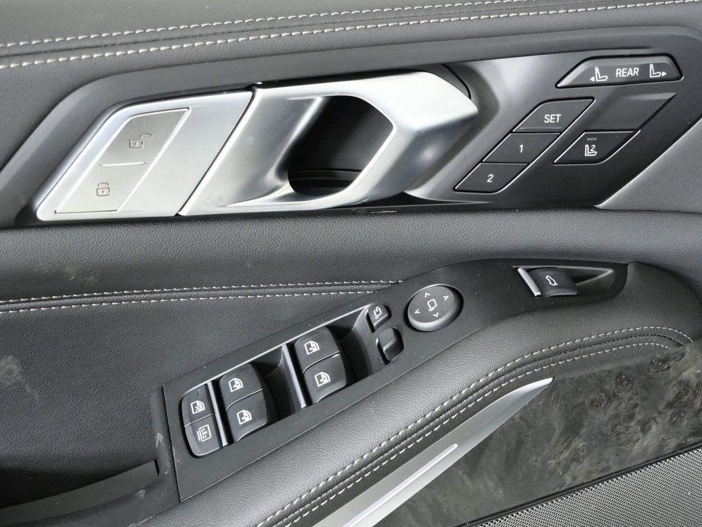 Thumbnail: 2026 BMW X7 - 39