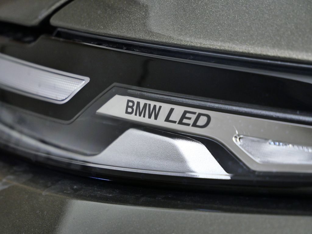 Thumbnail: 2026 BMW X7 - 6