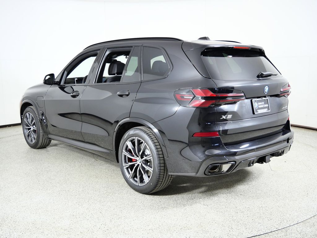 Thumbnail: 2026 BMW X5 - 14