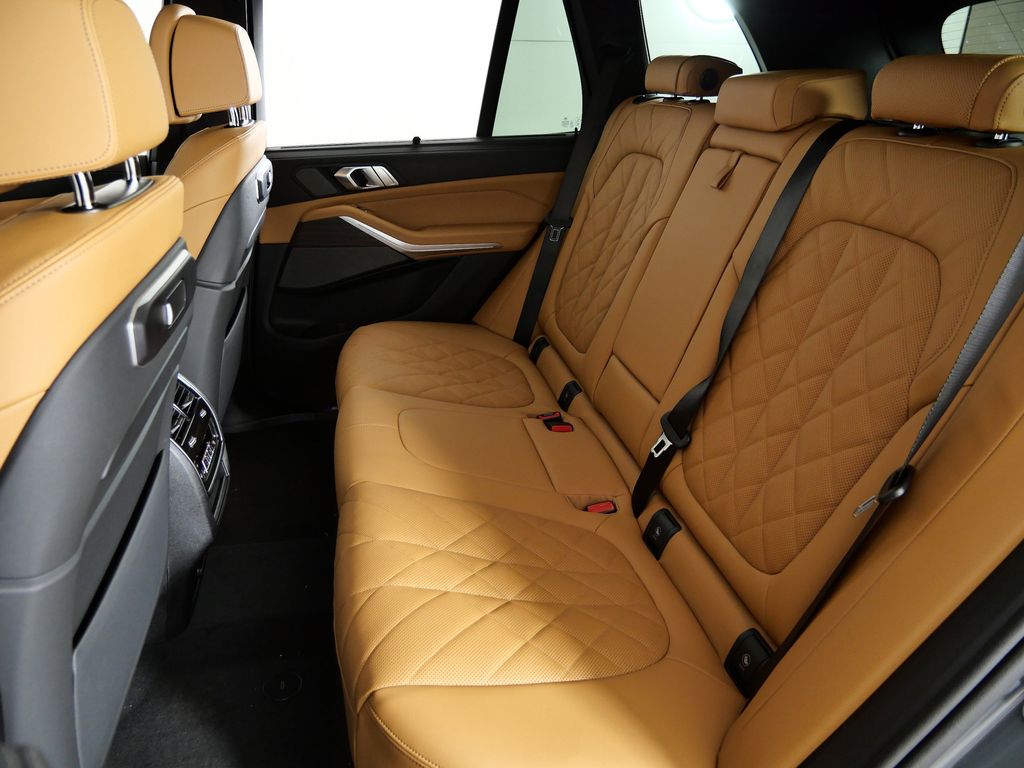 Thumbnail: 2026 BMW X5 - 33