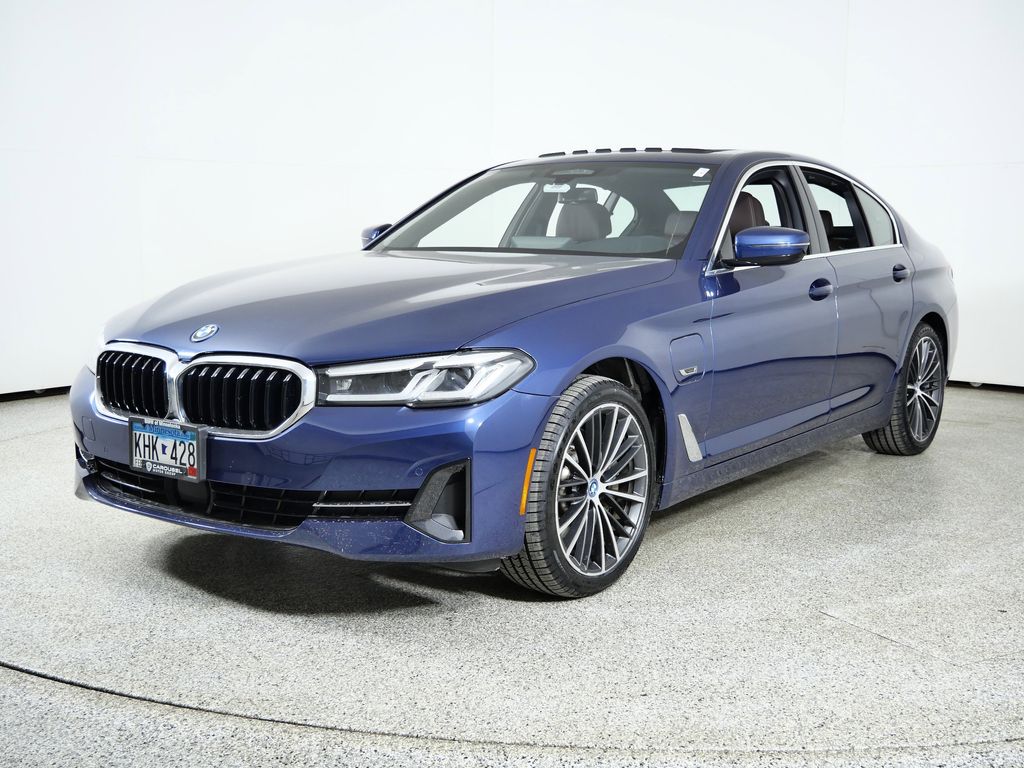 Thumbnail: 2023 BMW 5 Series - 1