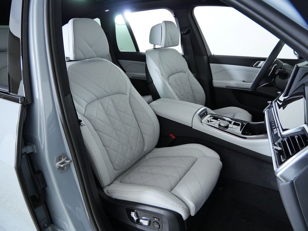 Thumbnail: 2026 BMW X5 - 20