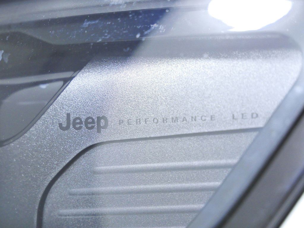 Thumbnail: 2023 Jeep Grand Wagoneer - 4