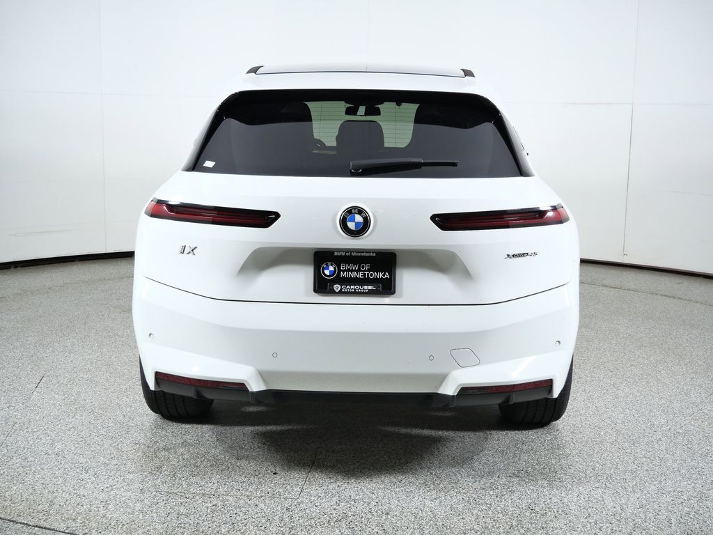 Thumbnail: 2026 BMW iX - 10