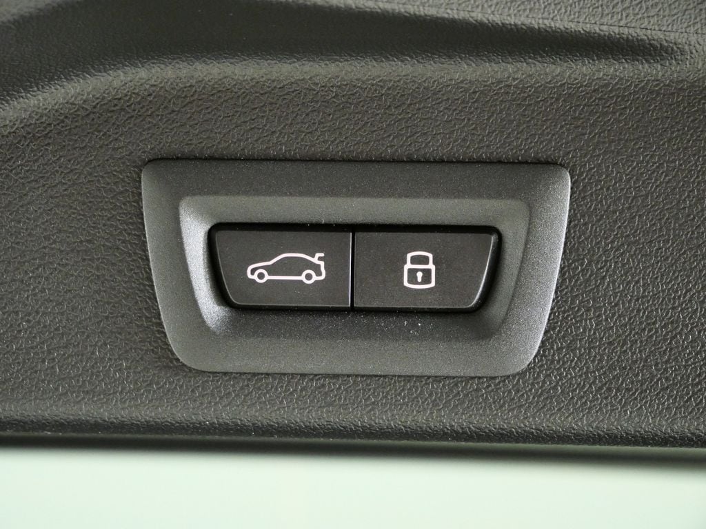 Thumbnail: 2026 BMW X5 - 30