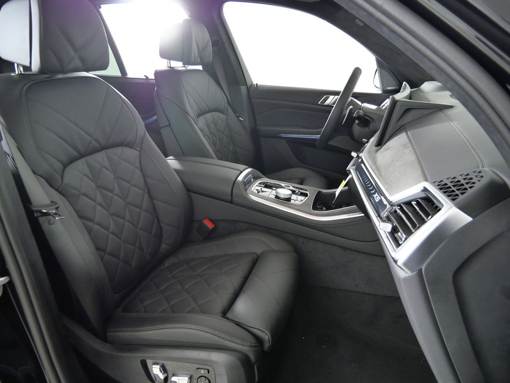 Thumbnail: 2026 BMW X5 - 21